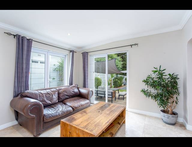 3 BEDROOM FREESTANDING RENTED IN RONDEBOSCH